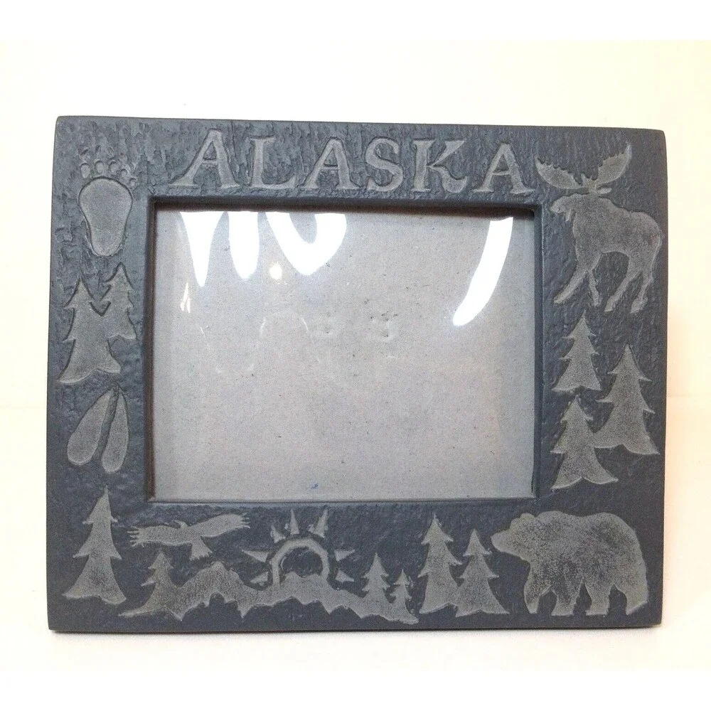 Vintage Alaska Souvenir Picture Frame Fits 3.5 x 4.5 Photo